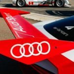 „Audi Sport“ elektros pavaros progresas sužavėjo sporto legendas